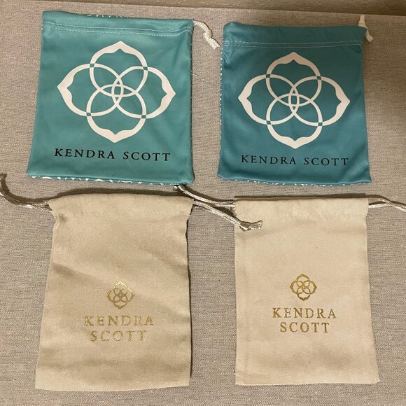 Kendra Scott Jewelry Bags set of 4 - Picture 1 of 3
